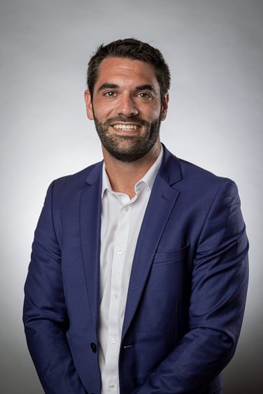 portrait de Yohan Plessis, consultant en recrutement au sein du cabinet De Graet Consulting