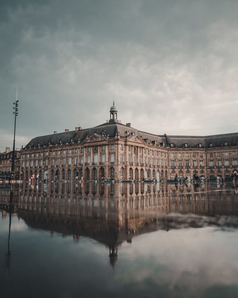 la cité bordelaise, 9ème plus grande ville de France, a présenté d’excellentes performances en termes d'attractivité. De Graët Consulting l’a bien compris et a s’est attelé à comprendre le tissu économique locale pour parfaire ses recrutements.